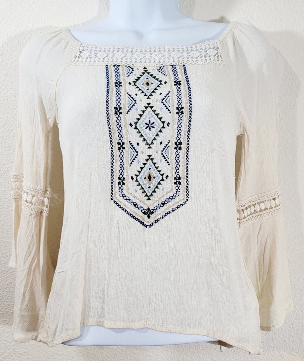 Knit Works Cream Blue Embroidered Boho Top Medium 3/4 Bell Sleeves Flowy Soft
